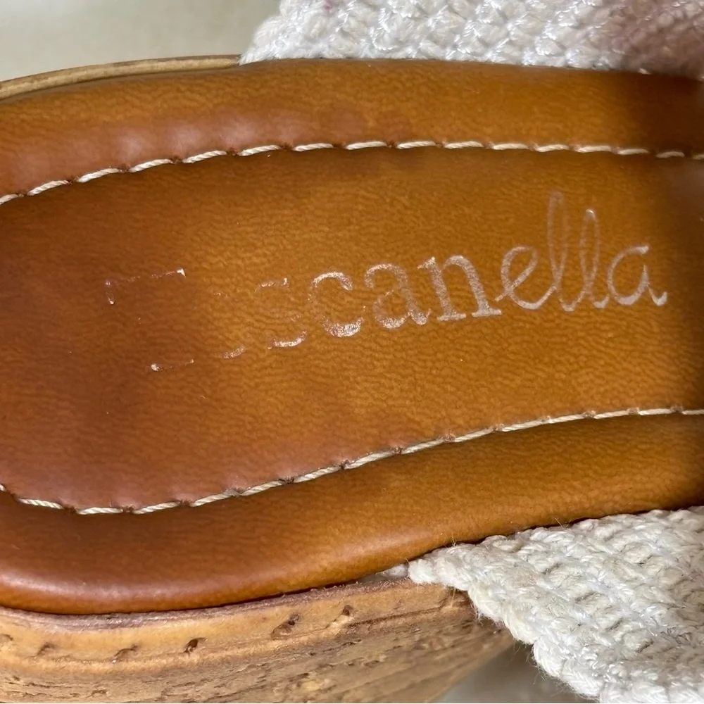 Toscanella Women’s Wedge Slides Cream Sandals Size 7.5